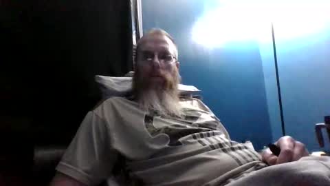 Snapshot of mack68220 chatting on 12/14/24, 11:34 bigmackdaddy online show from 12/14/24, 11:34