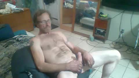 Snapshot of mackdog1369 chatting on 12/19/24, 03:41 mackdog1369 online show from 12/19/24, 03:41