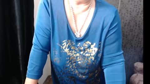 Snapshot of madam_sanjanne chatting on 12/17/24, 12:01 Madam Sanjanne online show from 12/17/24, 12:01