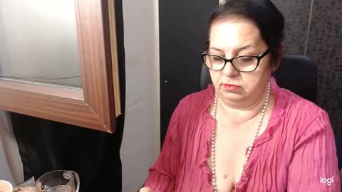 Snapshot of madam_sanjanne chatting on 09/21/25, 04:14 Madam Sanjanne online show from 09/21/25, 04:14