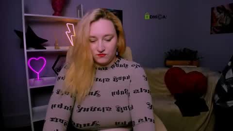 Snapshot of madam_ulis chatting on 02/20/25, 01:19 Ulis online show from 02/20/25, 01:19