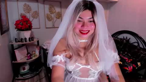 Snapshot of madame_ivy chatting on 10/27/25, 10:19 Ivy online show from 10/27/25, 10:19