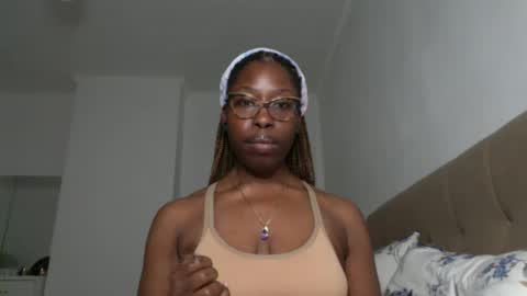 Snapshot of madamindigo chatting on 02/18/25, 05:42 YourMadamIndigo online show from 02/18/25, 05:42