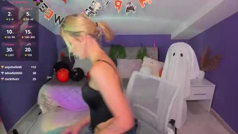 Snapshot of madammilly chatting on 11/01/25, 06:37 Evelyn online show from 11/01/25, 06:37