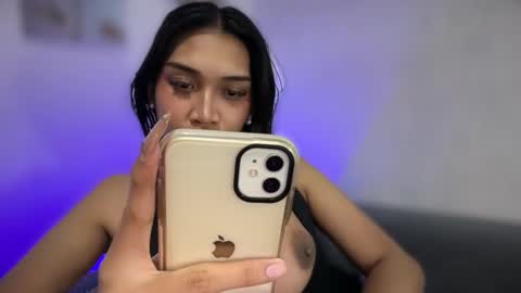 Snapshot of maddison_jade chatting on 11/19/25, 05:02 maddison_jade online show from 11/19/25, 05:02