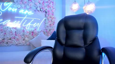 Maddison online show from 11/13/25, 04:33