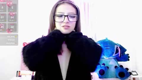 Snapshot of maddy_14 chatting on 02/21/25, 04:37 Maddy UwU online show from 02/21/25, 04:37
