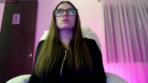 Snapshot of maddy_14 chatting on 09/09/25, 12:37 Maddy UwU online show from 09/09/25, 12:37