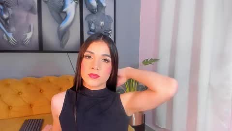 Snapshot of maddy__moon chatting on 11/05/25, 04:34 Maddy Moon online show from 11/05/25, 04:34