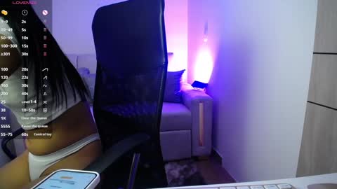 Snapshot of maddy_bronw chatting on 12/06/24, 04:58 Maddy online show from 12/06/24, 04:58