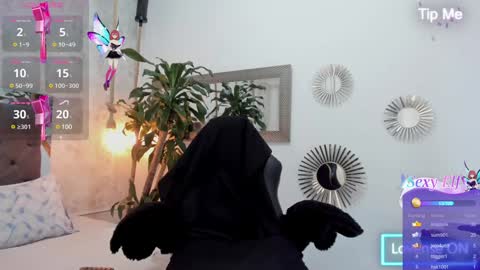 Snapshot of maddy_cooper_ chatting on 01/23/25, 02:33 Maddy online show from 01/23/25, 02:33