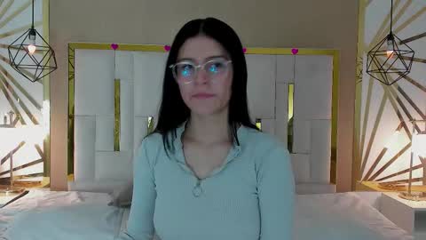 Snapshot of maddy_jacksonw chatting on 09/15/25, 11:43 Maddy online show from 09/15/25, 11:43