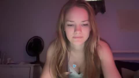maddybabyy online show from 11/18/25, 08:13