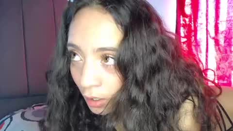 Snapshot of madelainee_buk chatting on 02/19/25, 07:59 Buk online show from 02/19/25, 07:59