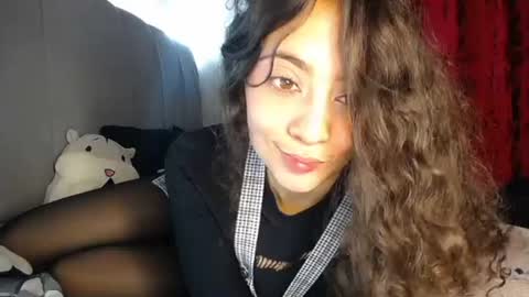 Snapshot of madelainee_buk chatting on 03/11/25, 12:22 Buk online show from 03/11/25, 12:22