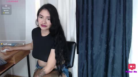 Snapshot of madeleine_w chatting on 02/12/25, 08:18 Madeleine online show from 02/12/25, 08:18