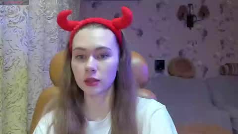 Snapshot of madeleinequincy chatting on 01/16/25, 04:49 madeleinequincy online show from 01/16/25, 04:49
