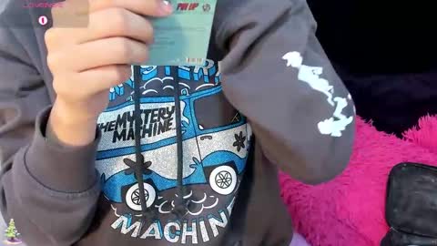 Madelin Clerk online show from 12/17/24, 07:59