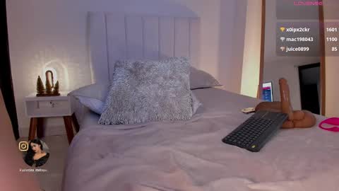 Snapshot of madison__evans chatting on 01/05/25, 05:41 Valentina 1030 530 - online show from 01/05/25, 05:41