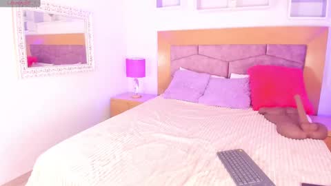    online show from 03/08/25, 07:09