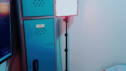 madison_oli online show from 01/13/25, 03:26