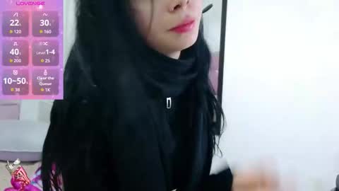 madison_oli online show from 10/02/25, 03:02