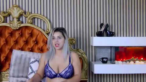 Snapshot of madisonrusso chatting on 10/23/25, 07:40 madisonrusso online show from 10/23/25, 07:40