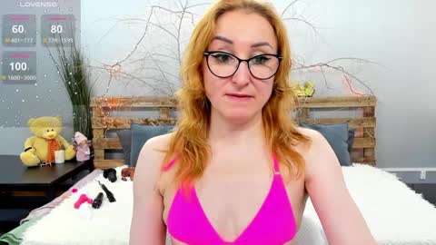 Snapshot of madissonkiss chatting on 02/26/25, 04:25 Madisson online show from 02/26/25, 04:25