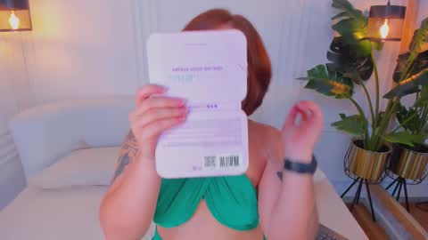 Snapshot of madissonmoore5 chatting on 10/02/25, 02:24 madissonmoore5 online show from 10/02/25, 02:24
