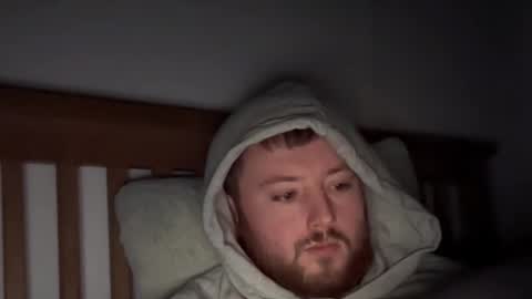 Snapshot of madnessben chatting on 10/17/25, 05:32 madnessben online show from 10/17/25, 05:32