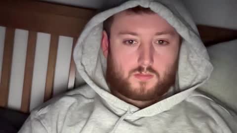 Snapshot of madnessben chatting on 10/22/25, 12:44 madnessben online show from 10/22/25, 12:44