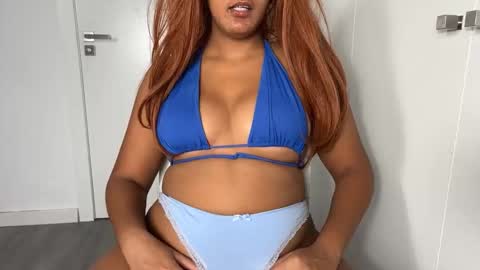 Snapshot of madsnextdoor chatting on 10/01/25, 08:26 Maddie online show from 10/01/25, 08:26