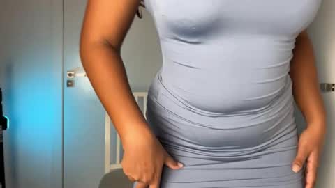 Snapshot of madsnextdoor chatting on 10/13/25, 08:31 Maddie online show from 10/13/25, 08:31