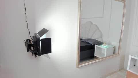 madyscarlett online show from 10/10/25, 12:04