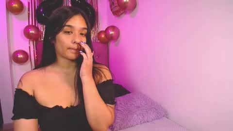 Snapshot of mae_nathan chatting on 11/20/25, 05:29 mae and nathan online show from 11/20/25, 05:29