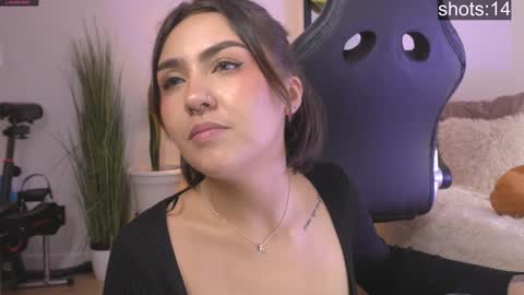 Snapshot of maeeve_ chatting on 12/24/24, 07:55 Maeve schedule 11 am- 530 pm colombia time online show from 12/24/24, 07:55