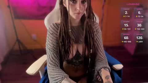 Snapshot of maevee chatting on 10/29/25, 09:11 Maevee online show from 10/29/25, 09:11