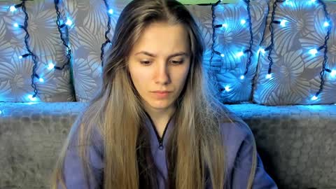 Snapshot of maggiecake chatting on 12/10/24, 12:39 Maggie online show from 12/10/24, 12:39
