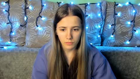 Snapshot of maggiecake chatting on 12/14/24, 12:22 Maggie online show from 12/14/24, 12:22