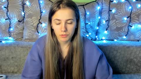 Snapshot of maggiecake chatting on 12/14/24, 06:35 Maggie online show from 12/14/24, 06:35