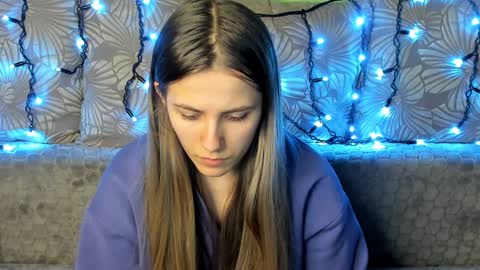 Snapshot of maggiecake chatting on 12/15/24, 12:40 Maggie online show from 12/15/24, 12:40