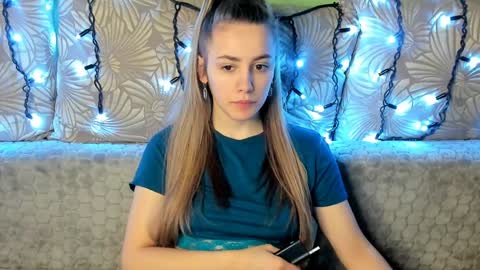 Snapshot of maggiecake chatting on 01/27/25, 01:59 Maggie online show from 01/27/25, 01:59