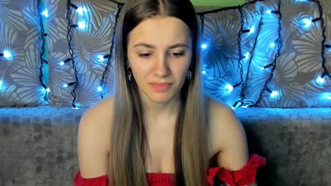 Snapshot of maggiecake chatting on 02/10/25, 01:24 Maggie online show from 02/10/25, 01:24