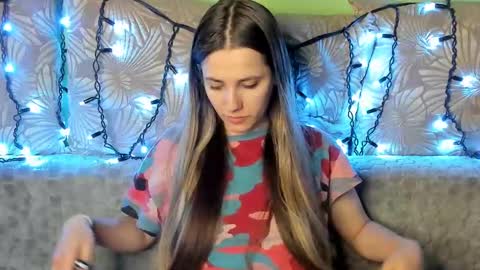 Snapshot of maggiecake chatting on 02/16/25, 01:36 Maggie online show from 02/16/25, 01:36