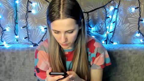 Snapshot of maggiecake chatting on 02/16/25, 04:42 Maggie online show from 02/16/25, 04:42