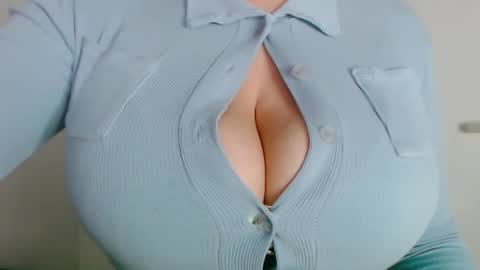 Snapshot of maggielandrin chatting on 01/24/25, 12:31 Maggie online show from 01/24/25, 12:31