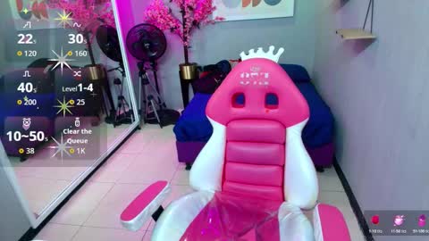 Maggy online show from 10/17/25, 09:23