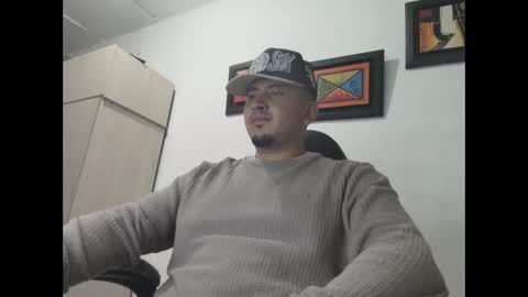 magic_milk23 online show from 10/17/25, 02:59