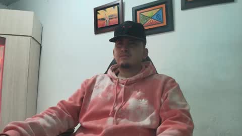 magic_milk23 online show from 11/15/25, 07:38