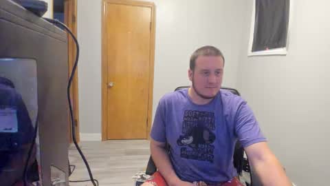 Snapshot of magicman176 chatting on 10/27/25, 04:11 Magic176 online show from 10/27/25, 04:11